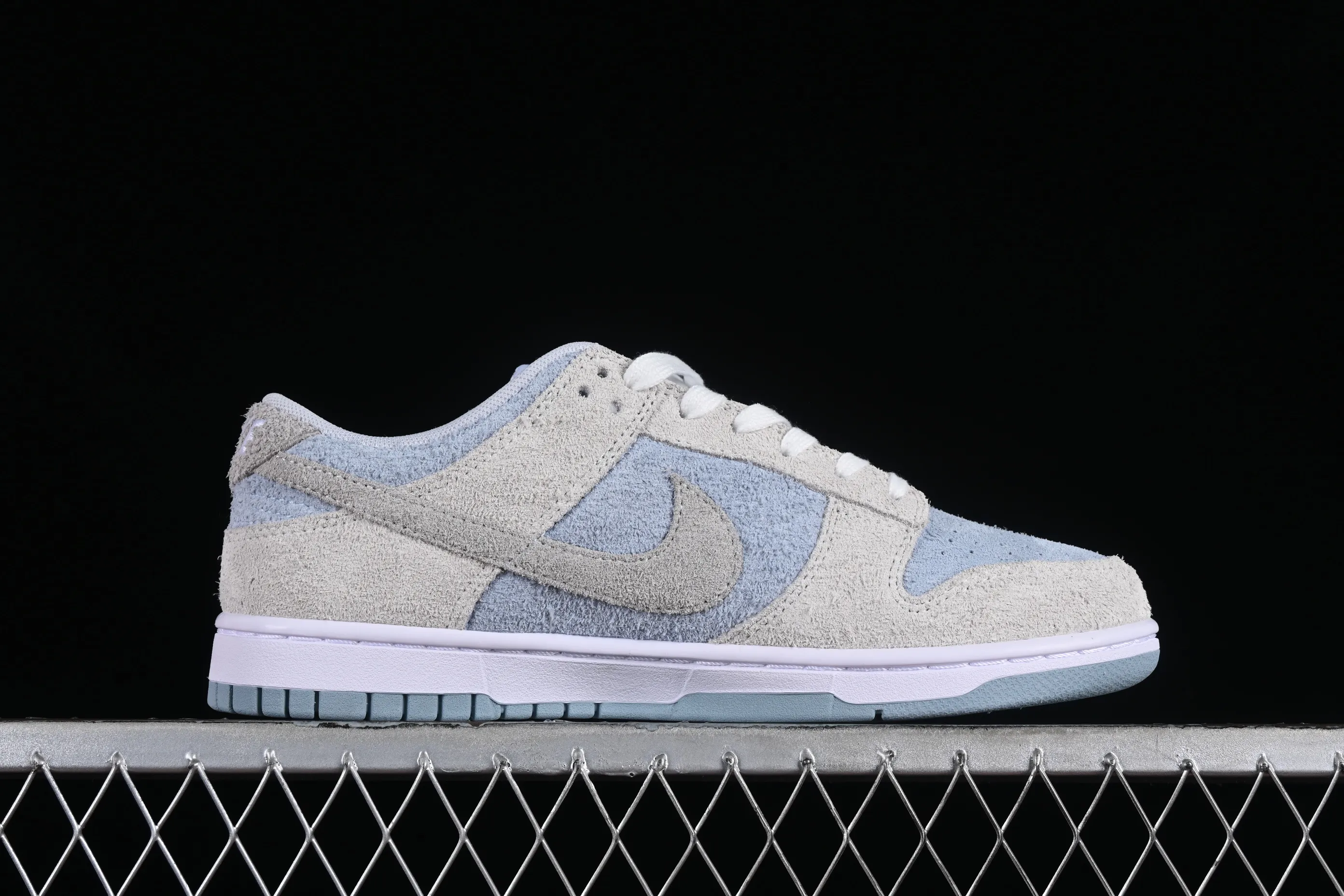 All categories Nk SB Dunk series Nk SB Dunk Low low-top sneakers Nk Dunk Low Frozen 2.0 SB low-top casual sneakers FZ3779-025